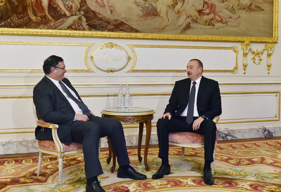Paris: Aserbaidschans Präsident Ilham Aliyev trifft sich mit Präsident von Total VIDEO