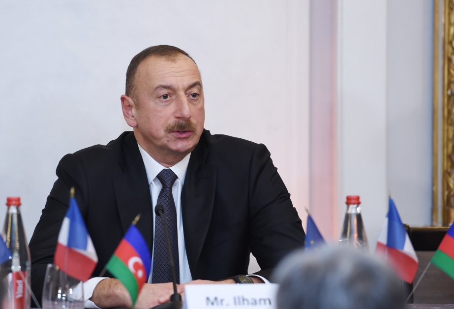 Президент Ильхам Алиев: Если бы Армения была привлекательной страной, люди предпочли бы там оставаться, а не уезжать