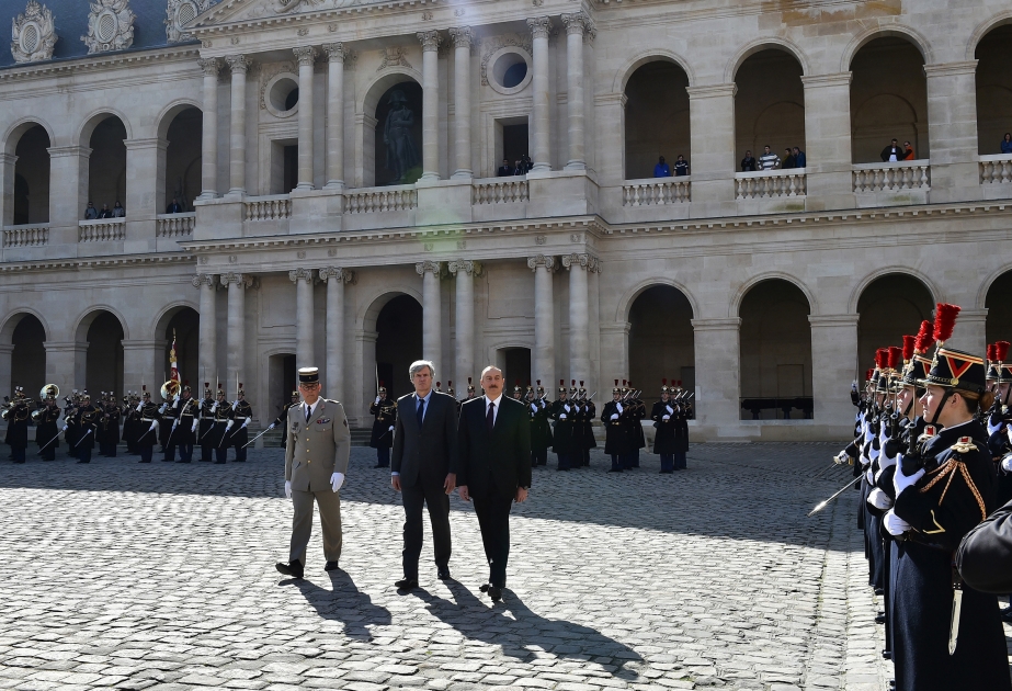Offizieller Empfang von Aserbaidschans Präsident Ilham Aliyev in Paris VIDEO
