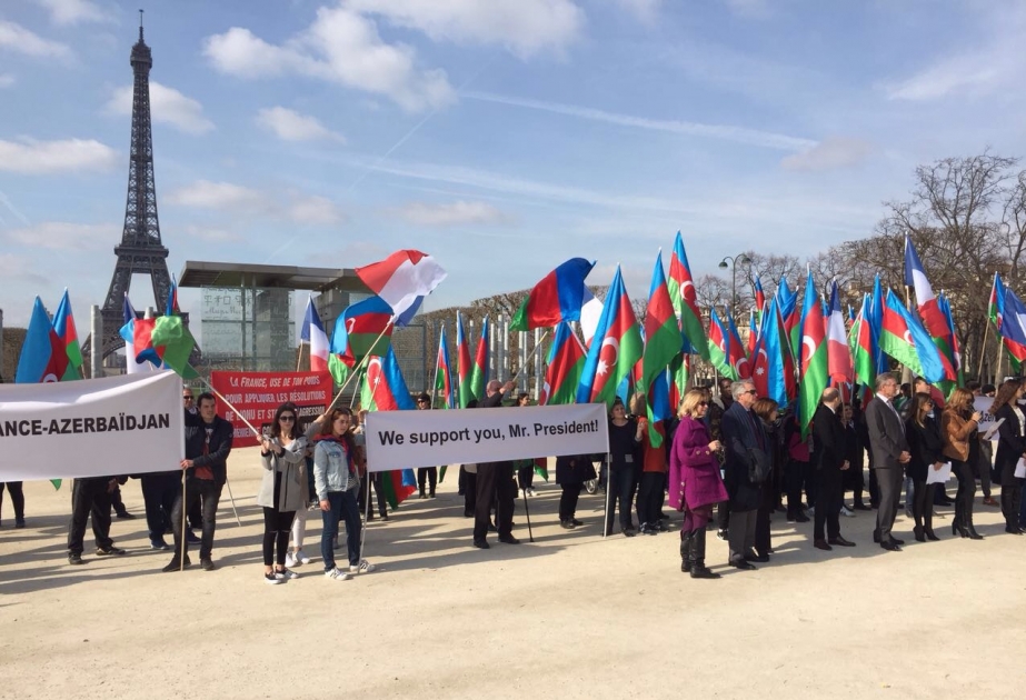 Rally in support of President Ilham Aliyev staged in Paris VIDEO