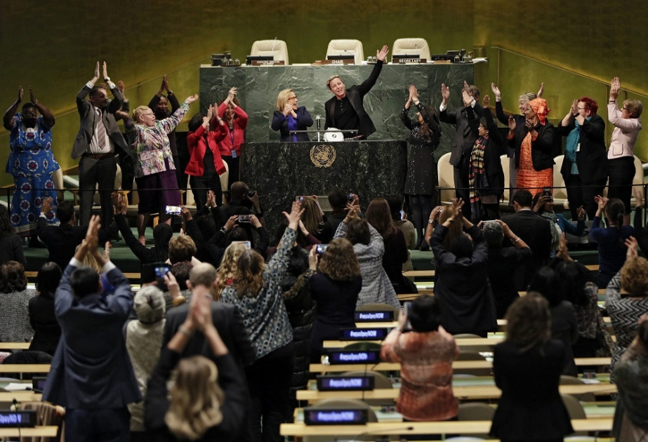 Звезды кино и спорта присоединяются к борьбе ООН за равную оплату труда женщин и мужчин