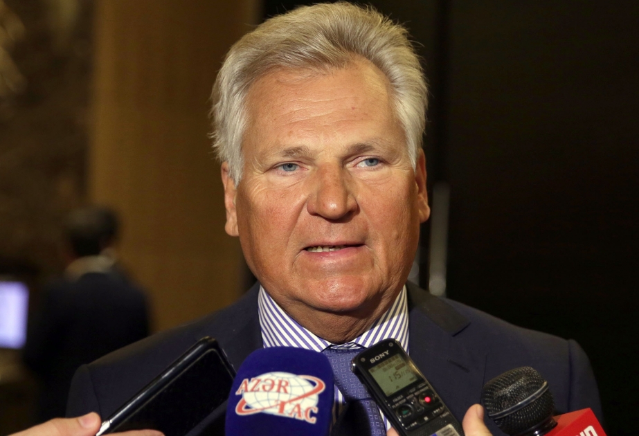 Polens EX-Präsident Aleksander Kwaśniewski: UN-Resolutionen über Berg-Karabach Konflikt müssen erfüllt werden