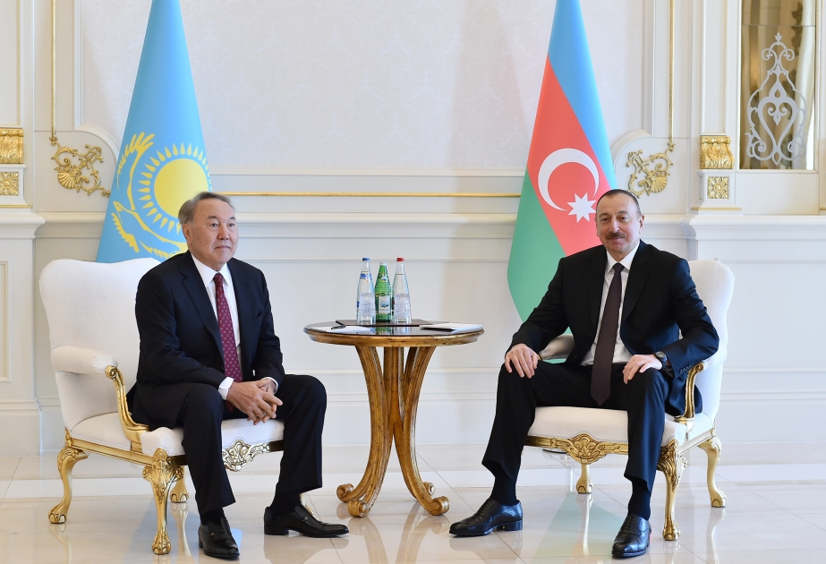 Rencontre en format restreint des présidents azerbaïdjanais et kazakh VIDEO