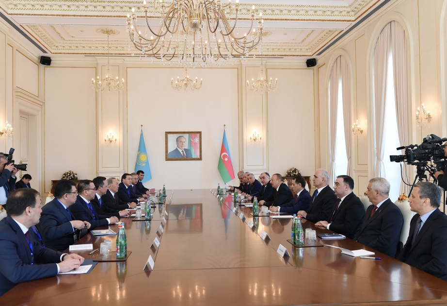 Präsident Ilham Aliyev und Präsident Nursultan Nazarbajew treffen sich im erweiterten Format VIDEO