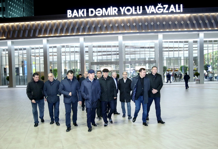 Kazakh delegation visits Baku passenger station