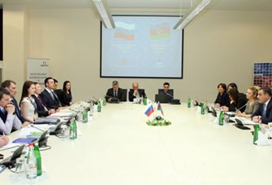 Azerbaijani, Russian businessmen discuss cooperation