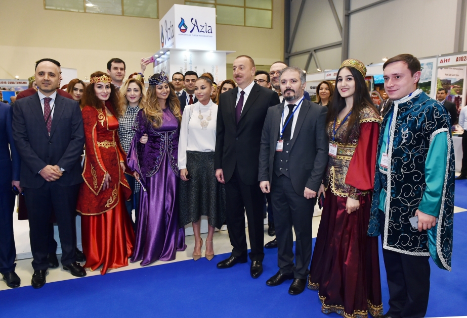 Le président Ilham Aliyev visite l’AITF 2017 VIDEO