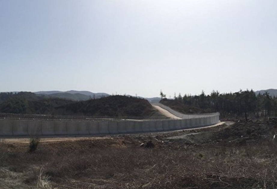 Turkey completes over half of Syria border barrier