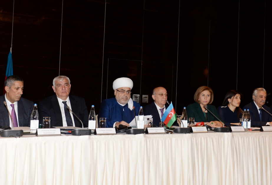 Beynəlxalq Bakı konfransında “İslam həmrəyliyi: dini və mədəni müxtəlifliyin harmoniyası” mövzusunda geniş müzakirələr aparılıb YENİLƏNİB 2 VİDEO