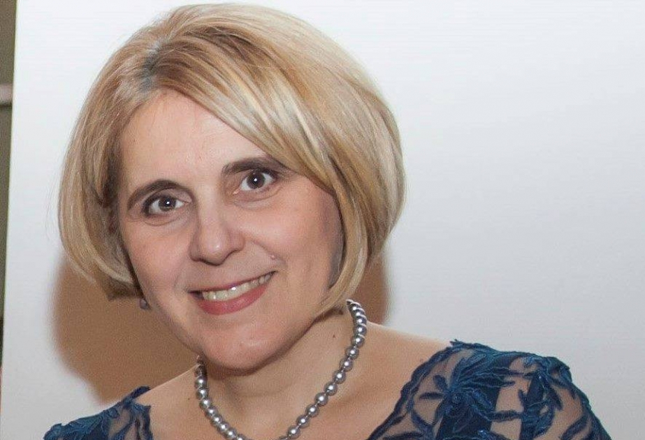 Diplomat xanım hamını Bakı Şopinq Festivalına dəvət edir