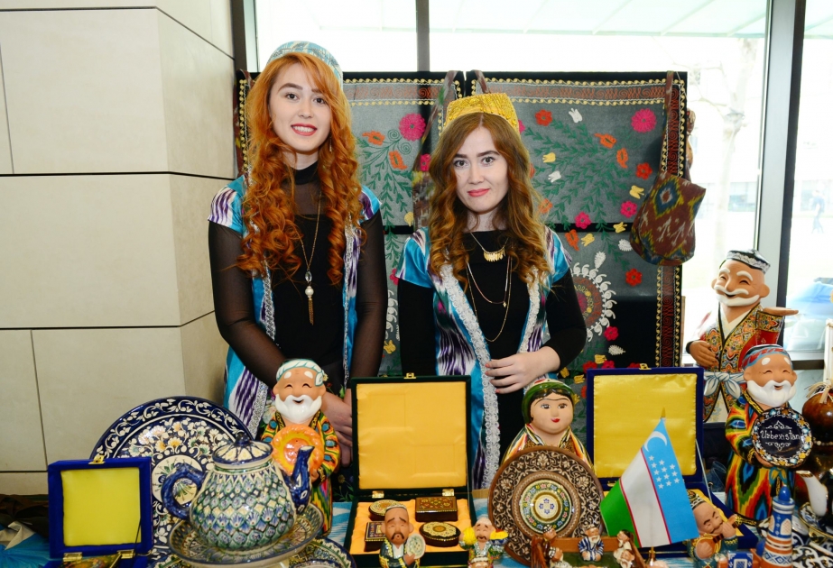 معروضات ثقافية لأكثر من 40 بلدا في جامعة "آدا" من بينها الامارات وفلسطين