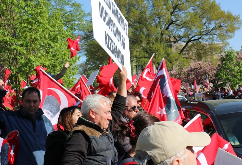 В Вашингтоне и Лос-Анжелесе прошли контр-протесты турецкой и азербайджанской общин