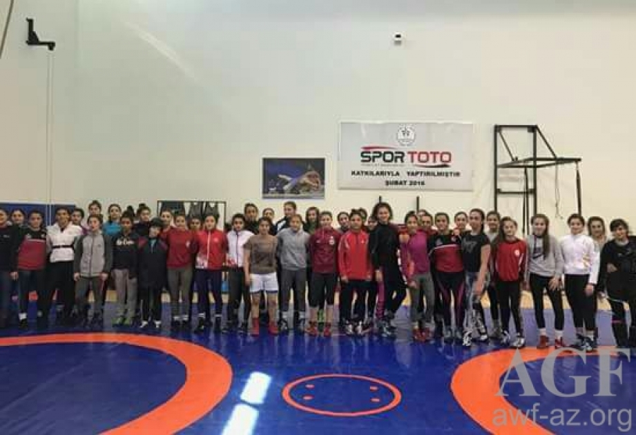 Yeniyetmə güləşçilərimiz İzmirdə xatirə turnirində iştirak edəcəklər