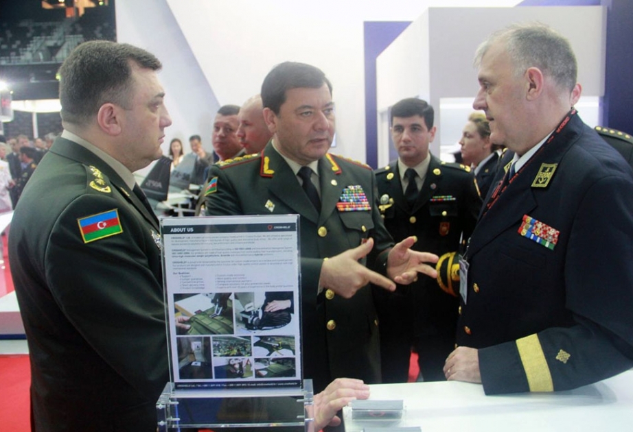 Le chef d’état-major azerbaïdjanais participe à un salon international militaire