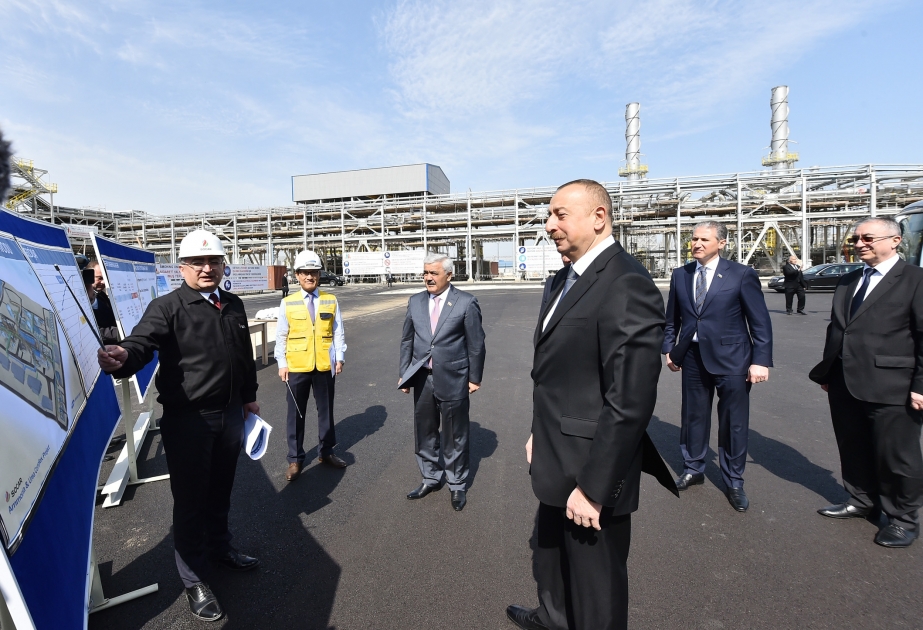 伊利哈姆·阿利耶夫总统视察苏姆盖特在建尿素工厂施工情况