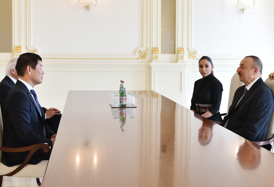 Präsident Ilham Aliyev empfängt Präsident und Generalsekretär des Internationalen Turnbunds VIDEO