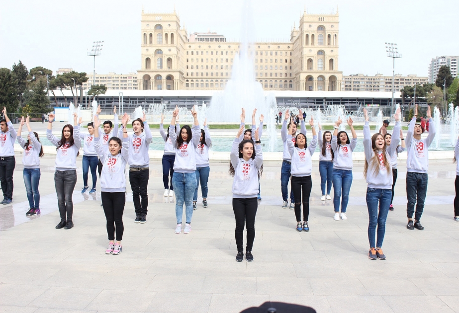 F1 Azerbaijan Grand Prix volunteers organize flash mob