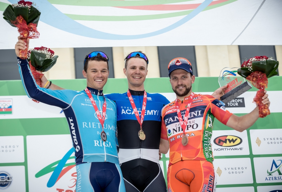 Mihkel Raim wins opening stage of Tour d'Azerbaidjan