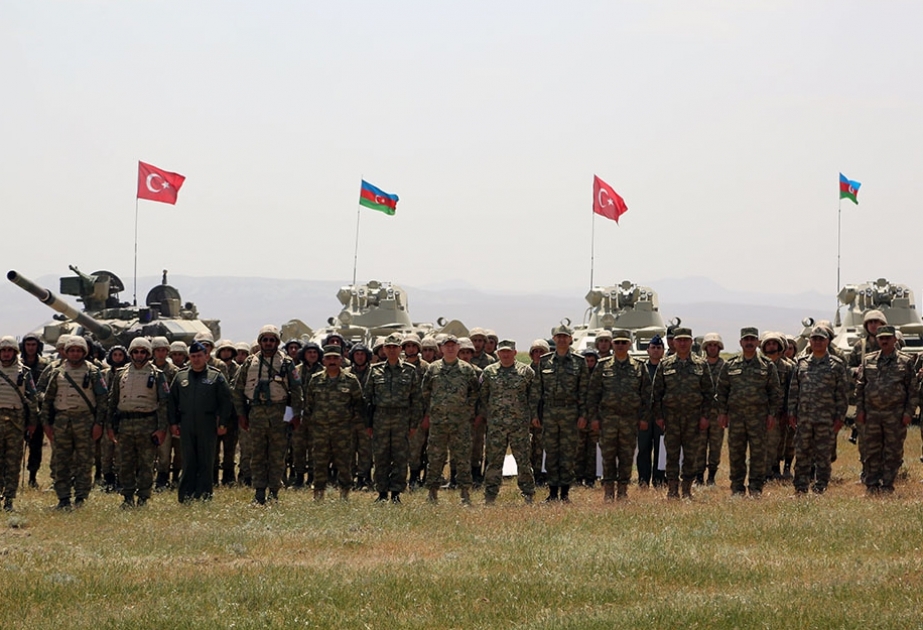 Hochrangige Delegationen beobachten aserbaidschanisch-türkische gemeinsame Militärübungen