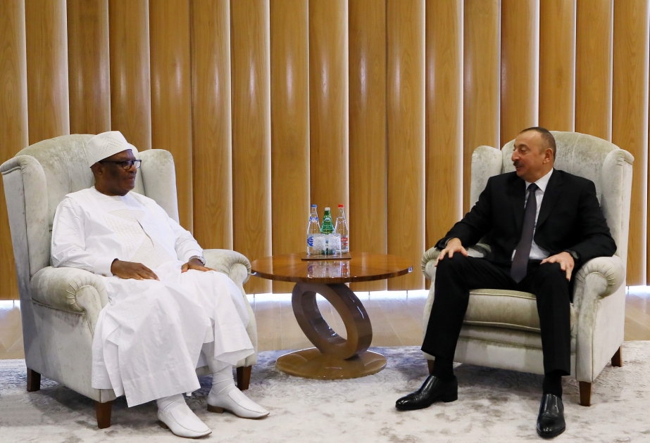 Le président Ilham Aliyev reçoit son homologue malien Ibrahim Boubacar Keïta VIDEO