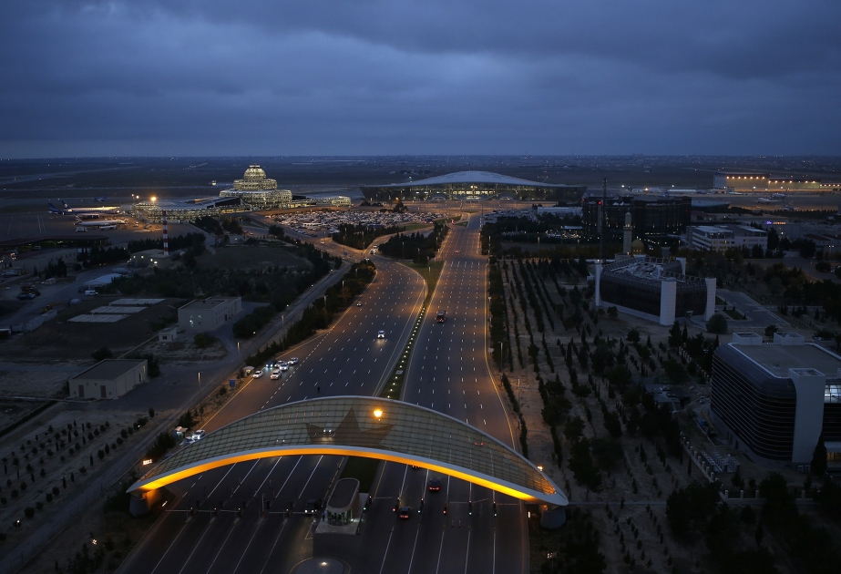 С начала года Международный аэропорт Гейдар Алиев обслужил более миллиона пассажиров