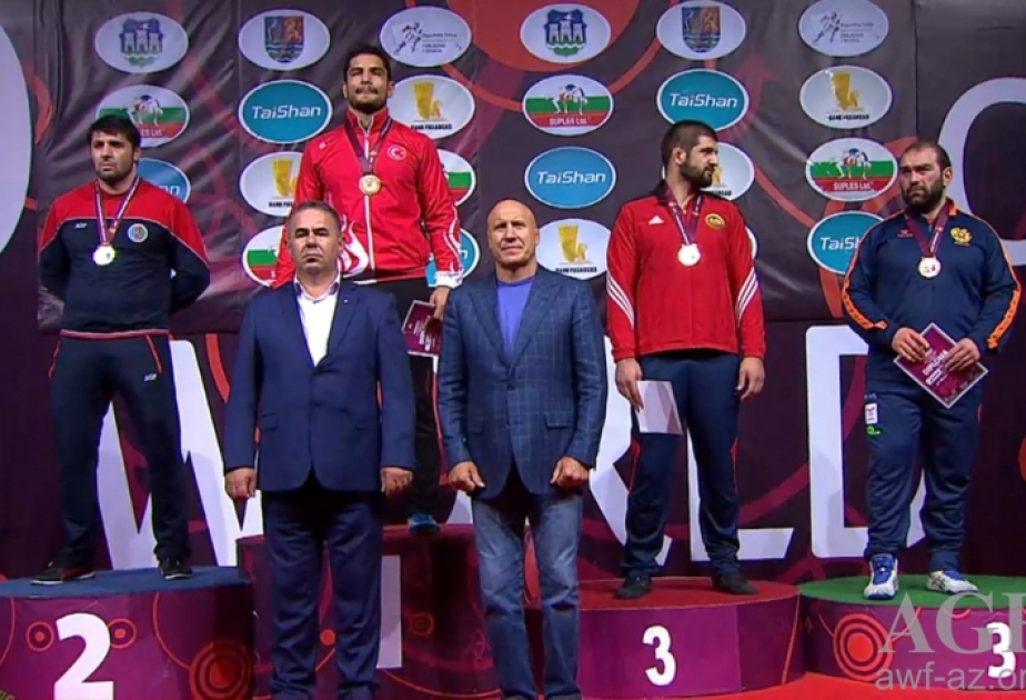 Azerbaijani wrestlers win two medals on day 4 of European Championship