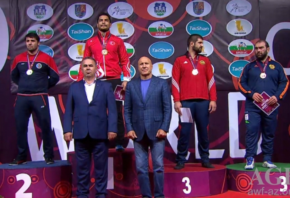 Am vierten Tag der Europameisterschaft gewinnen Aserbaidschans Ringer zwei Medaillen