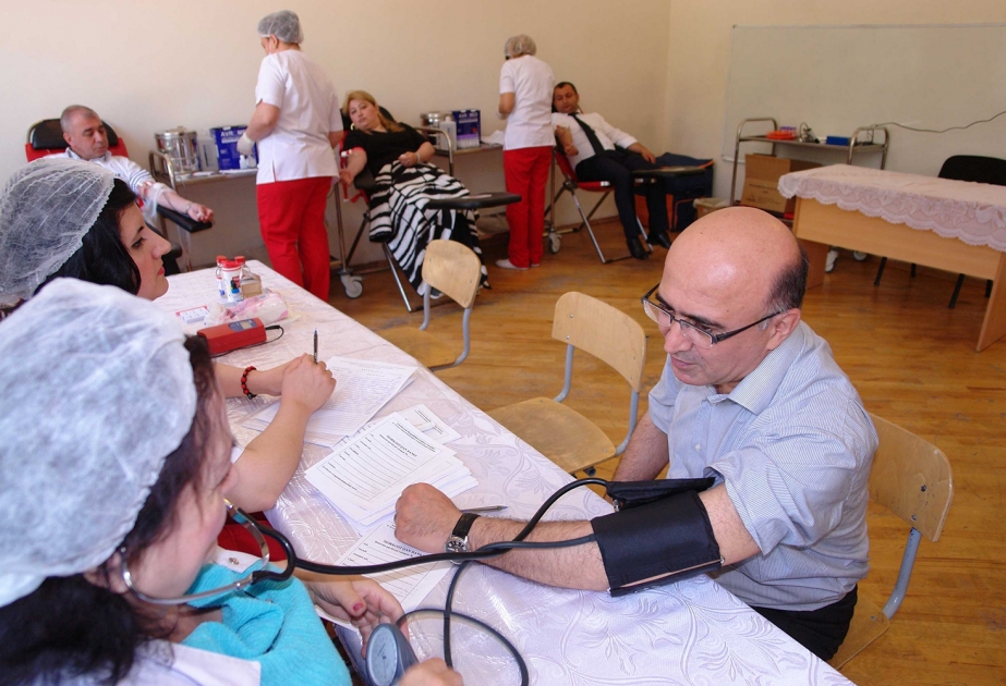Təhsil işçiləri qanvermə aksiyasında iştirak ediblər