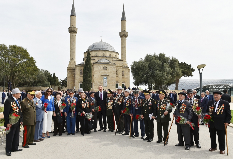 Präsident Ilham Aliyev nimmt an feierlicher Veranstaltung zum 9. Mai-dem Tag des Sieges in Baku teil VIDEO