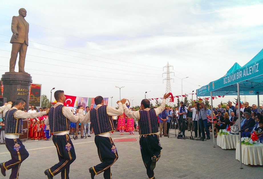Ulu öndər Heydər Əliyevin xatirəsi Türkiyənin Tarsus şəhərində yad edilib