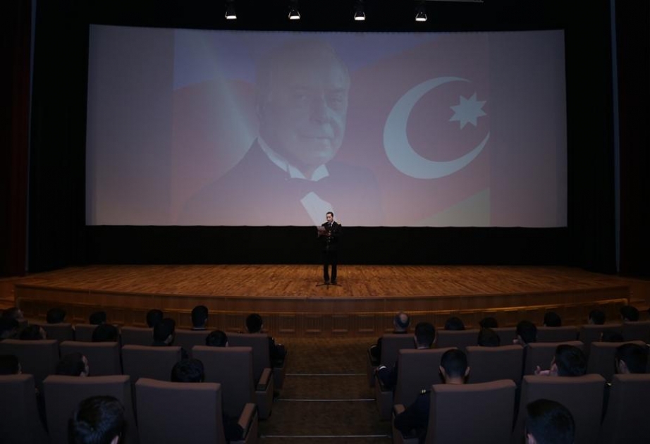 Nizami Kino Mərkəzində “Dəniz qüdrətli dahi” sənədli filminin nümayişi olub