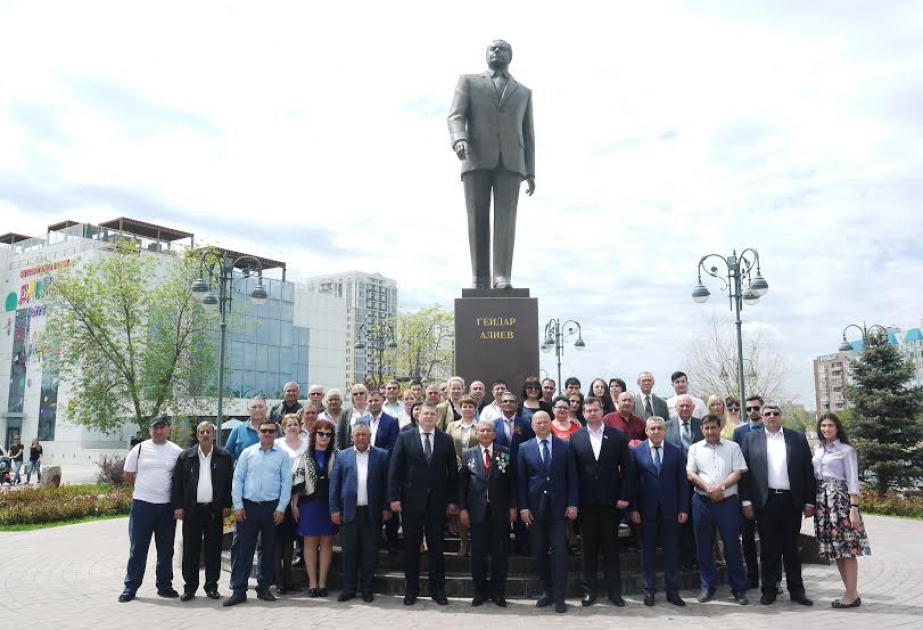 Память великого лидера Гейдара Алиева почтена в Астрахане