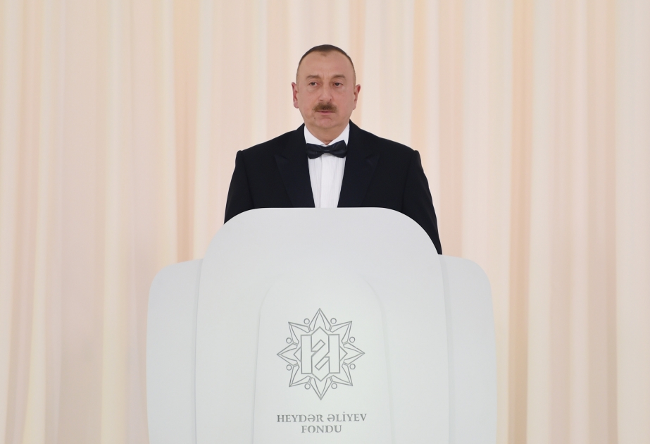 Ümummilli Liderin anadan olmasının 94-cü ildönümünə və Heydər Əliyev Fondunun fəaliyyətinin 13 illiyinə həsr olunan təntənəli mərasim keçirilib  Azərbaycan Prezidenti İlham Əliyev mərasimdə iştirak edib YENİLƏNİB 2  VİDEO