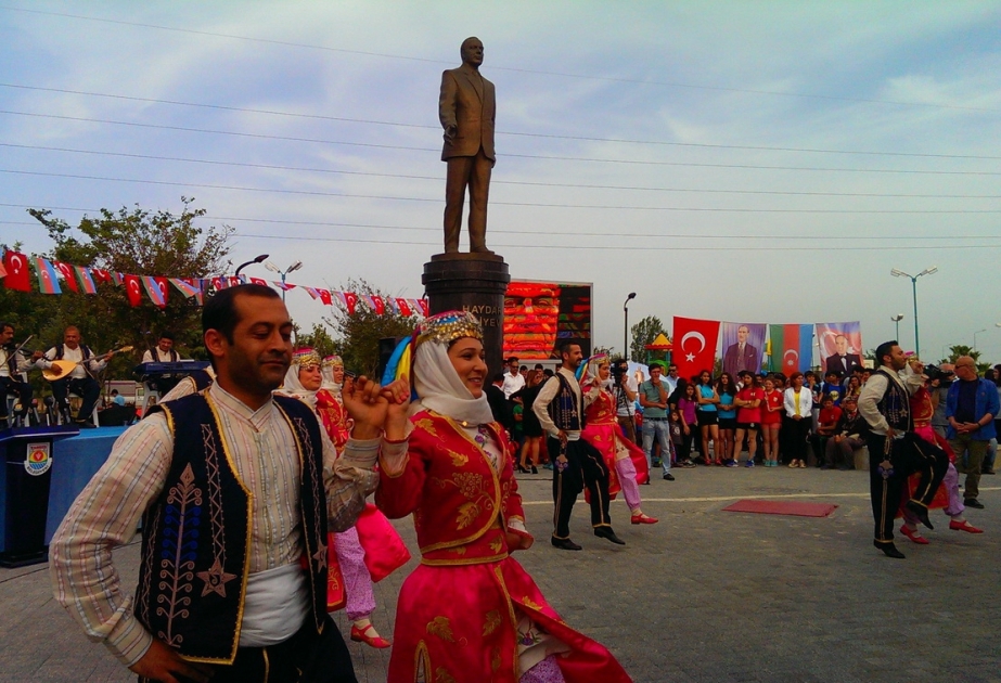 Ulu öndər Heydər Əliyevin xatirəsi Tarsus şəhərində anılıb VİDEO