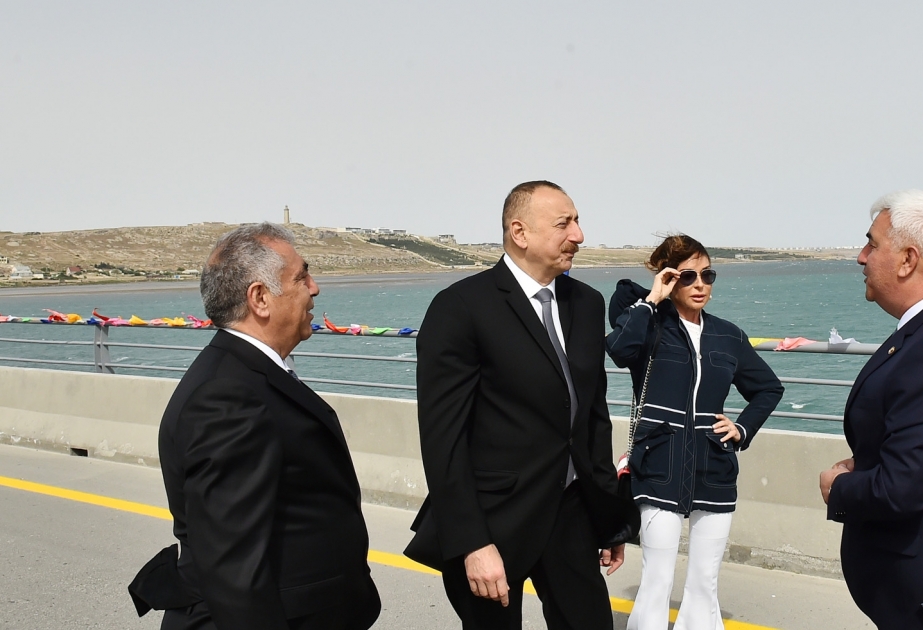 Le président Ilham Aliyev inaugure un nouveau pont dans l’arrondissement de Pirallahy VIDEO