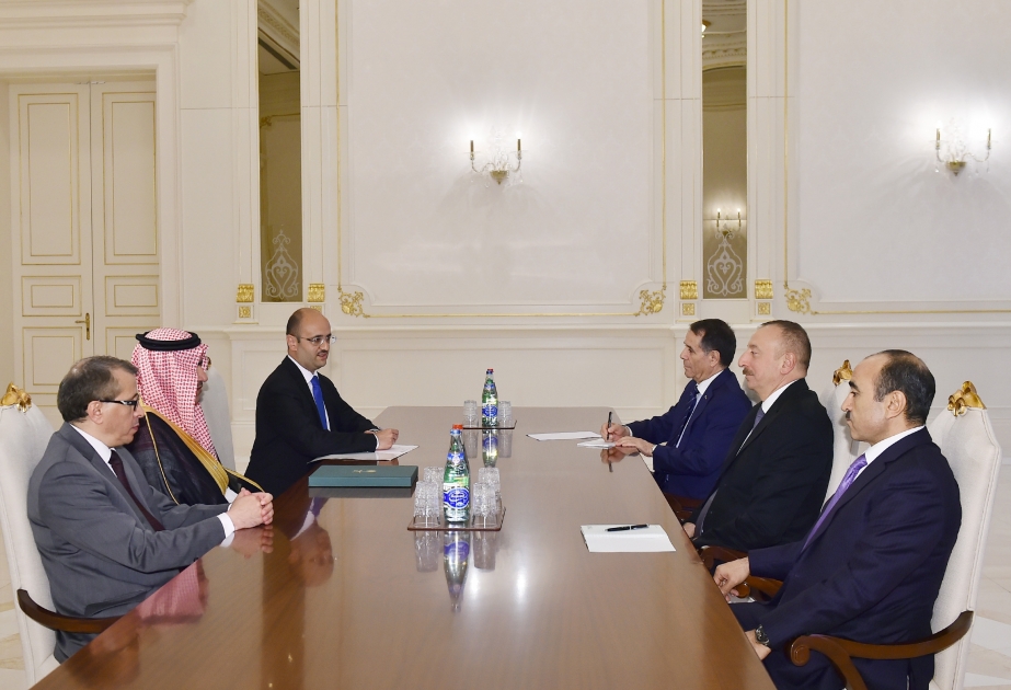 Le président Ilham Aliyev a reçu le ministre saoudien pour les Affaires du Golfe Arabe VIDEO