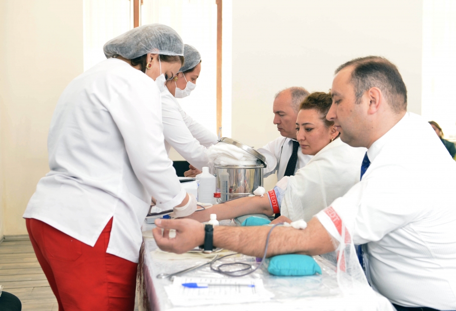 Bakı Ali Neft Məktəbində qanvermə aksiyası keçirilib