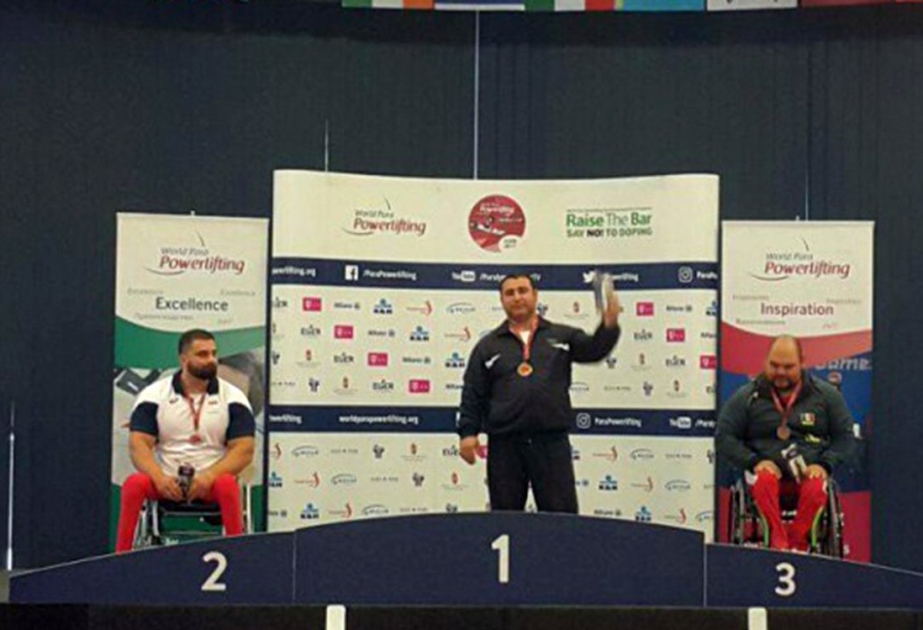 Un athlète paralympique azerbaïdjanais, vainqueur de la Coupe du monde de powerlifting