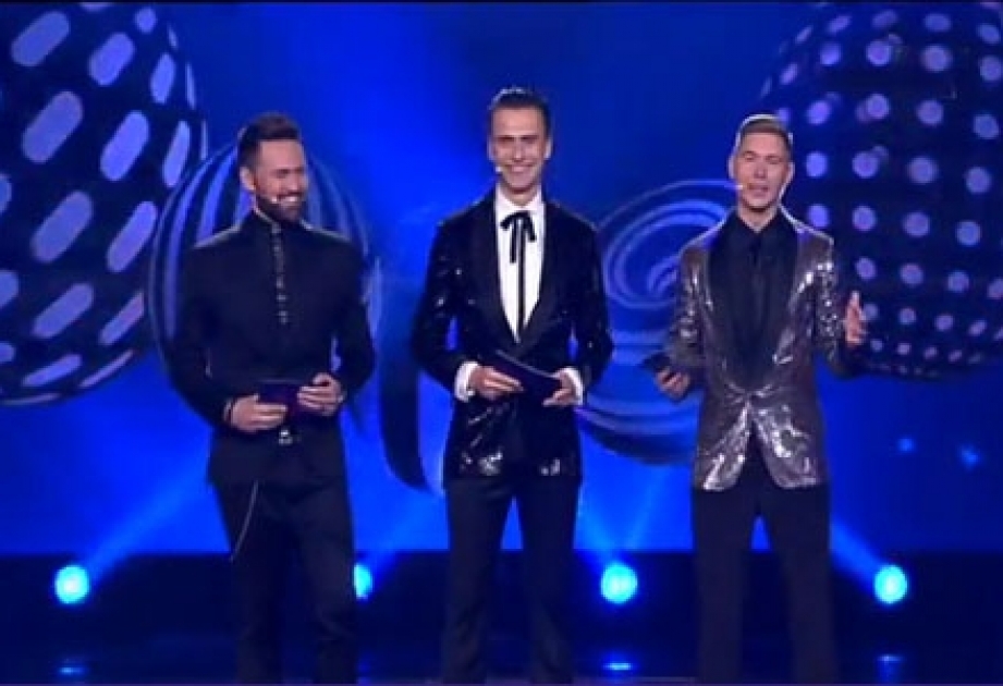 “Eurovision-2017”nin aparıcıları final şousunda ingilis dilini necə öyrəndiklərini açıqlayıblar