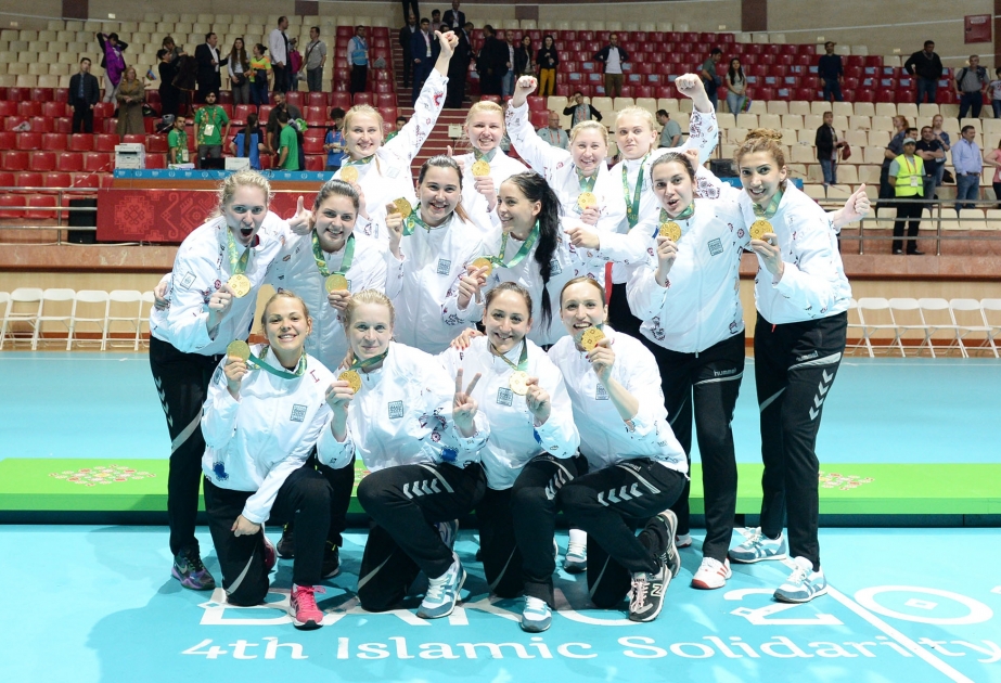Azerbaijani women's handball team wins gold medal at Baku 2017