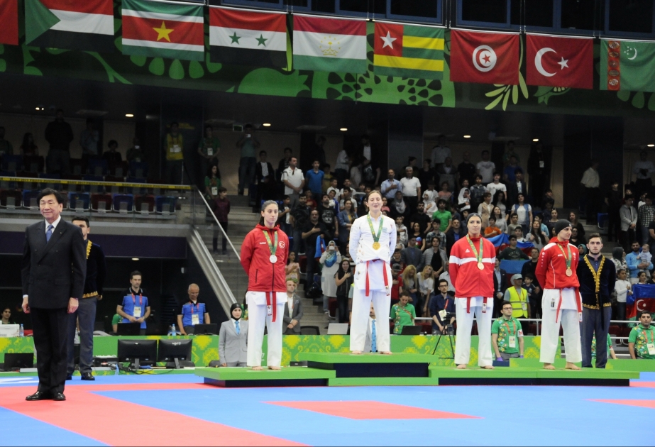 Azerbaijani karate fighter wins gold medal at Baku 2017
