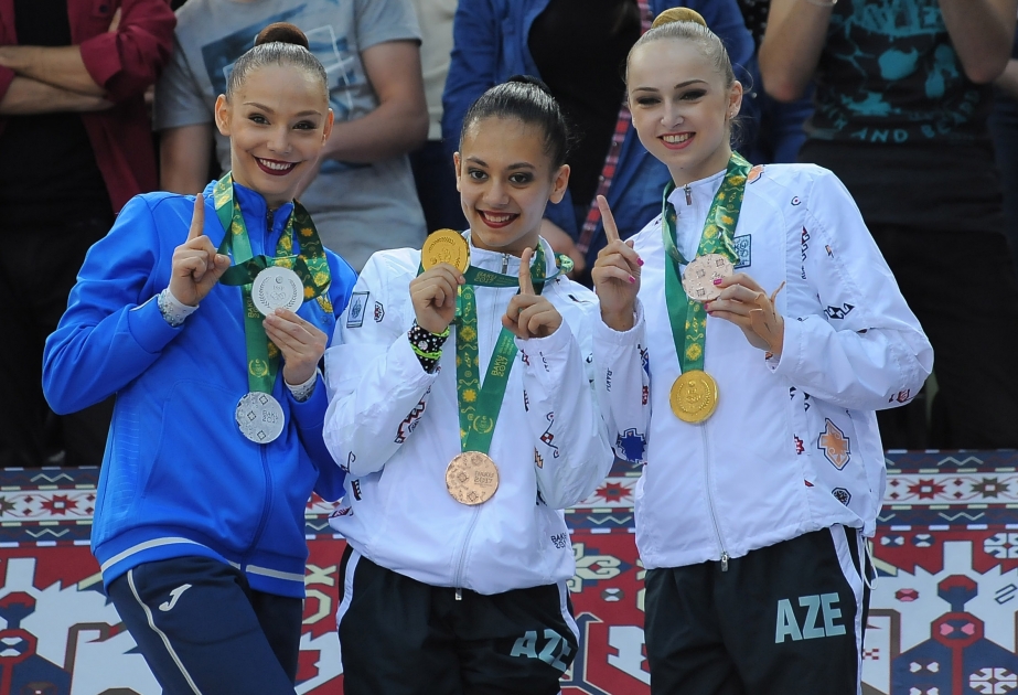 Азербайджанская гимнастка Жаля Пириева завоевала золотую медаль в упражнениях с мячом