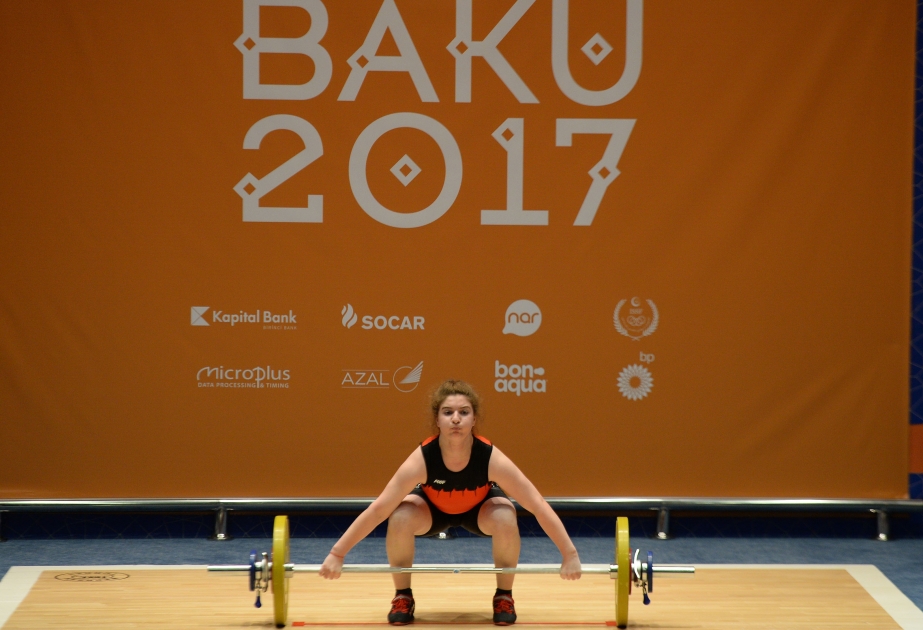 “Bakı-2017”nin ağır atletika yarışının üçüncü günündə dörd idmançımız körpücük üzərinə çıxıb VİDEO