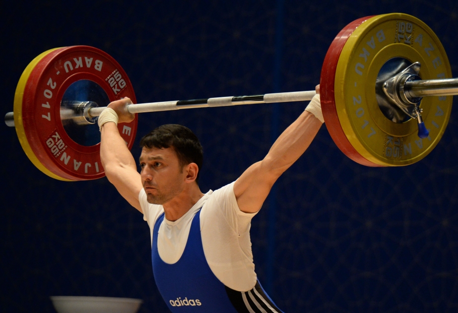 IV İslam Həmrəyliyi Oyunlarının ağır atletika yarışları davam edir