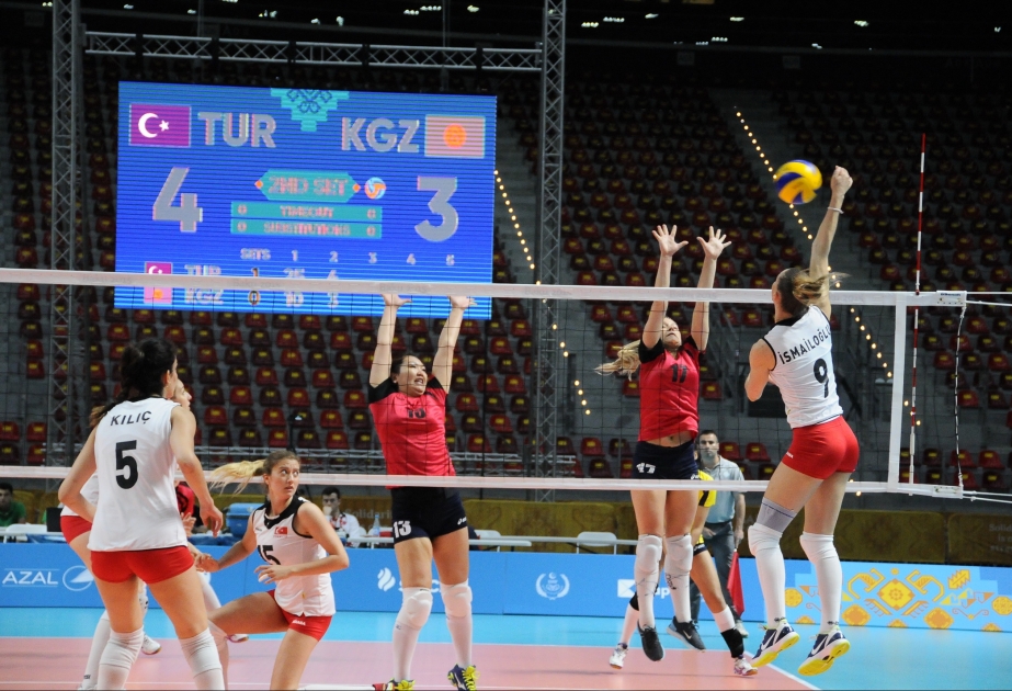 Qadın voleybolçuların yarışında Türkiyə millisi Qırğızıstan yığmasını məğlubiyyətə uğradıb