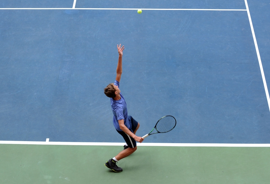 Kişilər arasında tennis yarışında Özbəkistan idmançısı malayziyalı atleti məğlub edib