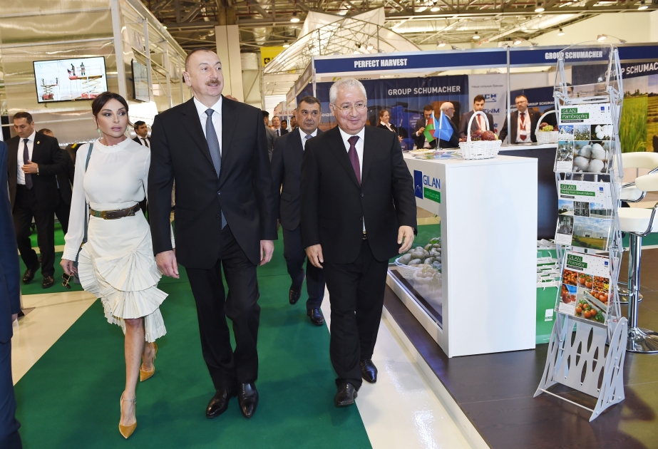 Le président de la République visite les salons internationaux de l’agroalimentaire et de l’agriculture VIDEO