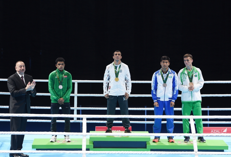 Azərbaycan boksçuları İslamiadada 3 qızıl, 3 gümüş və 1 bürünc medal qazanıblarAzərbaycan Prezidenti İlham Əliyev boks yarışlarının final görüşünə baxıb VİDEO