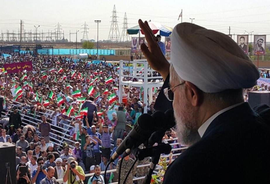 Seçkilər İran xalqının yola Həsən Ruhani ilə davam etmək istədiyini göstərdi