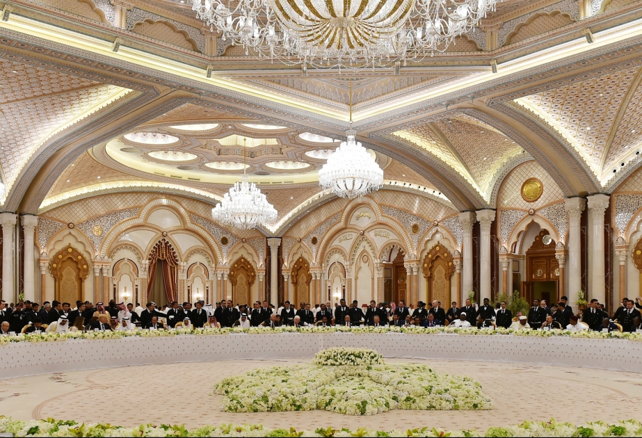 В городе Эр-Рияд проходит Арабо-исламско-американский саммит В саммите принимает участие Президент Азербайджана Ильхам Алиев